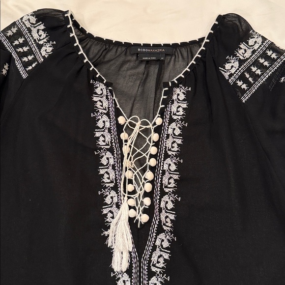 BCBGMAXAZARIA Embroidered Lace Up Neck Tunic Top - Picture 5 of 8
